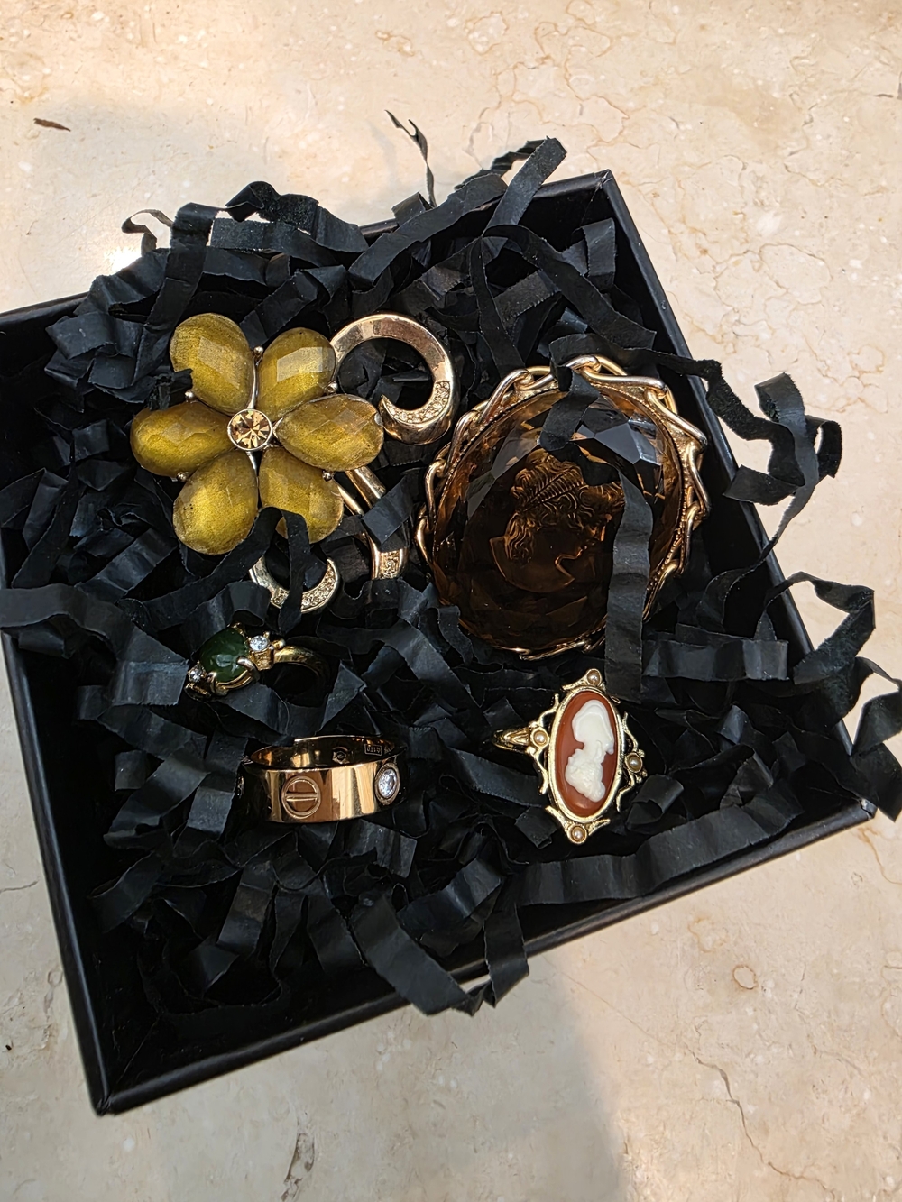 Jewerly Bundle Vintage. GOLD TONE